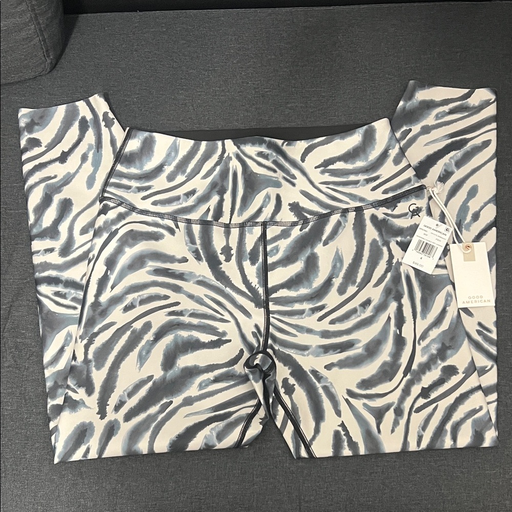 NWT Good American Reversible Zebra Print Leggings - size 4